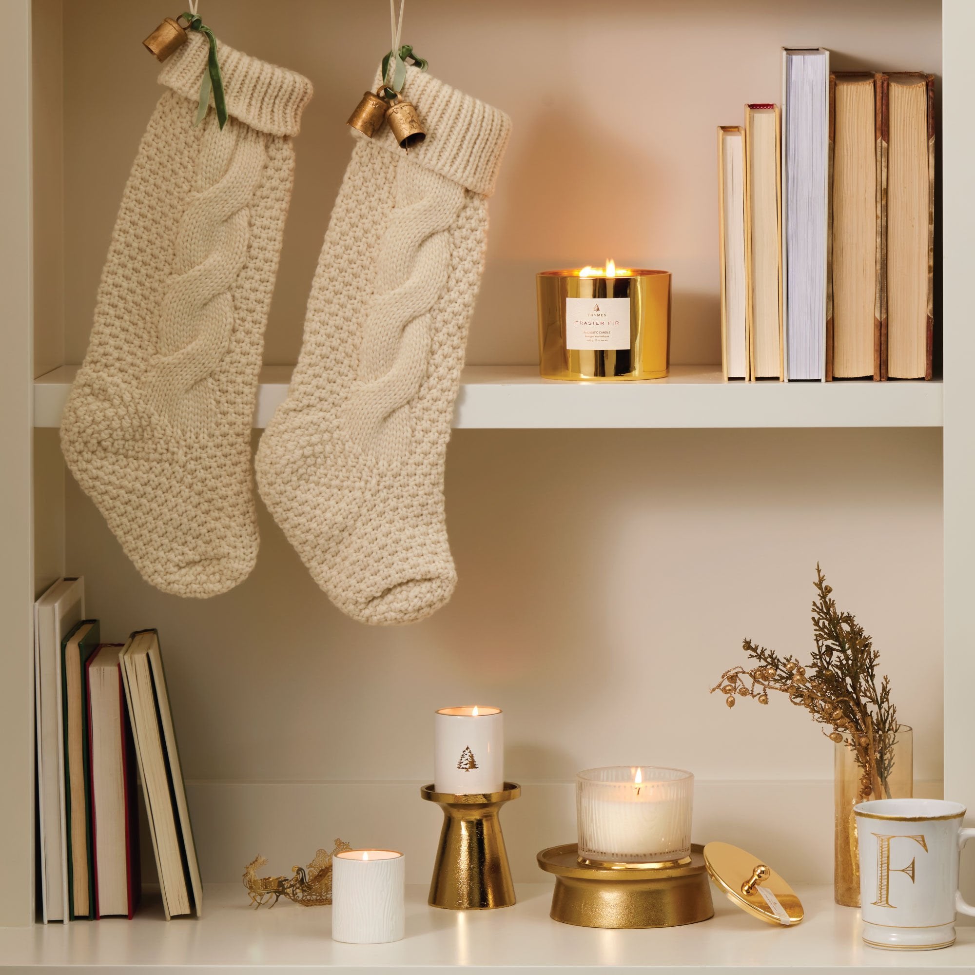 Frasier Fir? Large Frosted Wood Grain Candle - Thymes