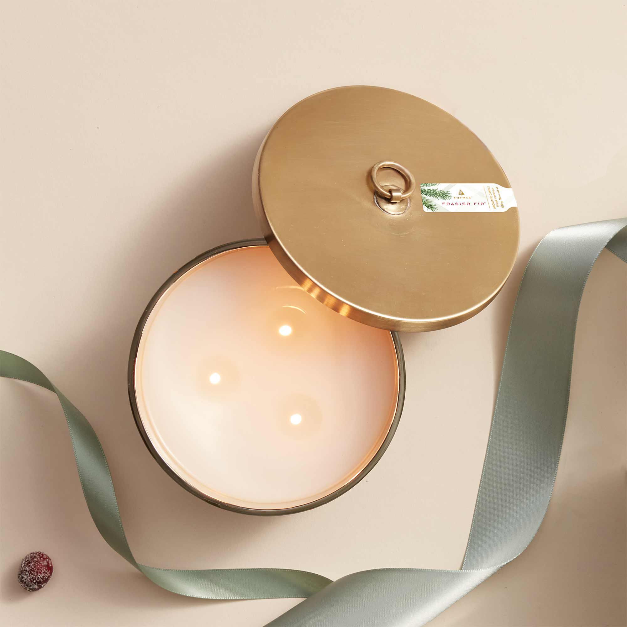 Frasier Fir? Frosted Plaid 3-Wick Candle - Thymes