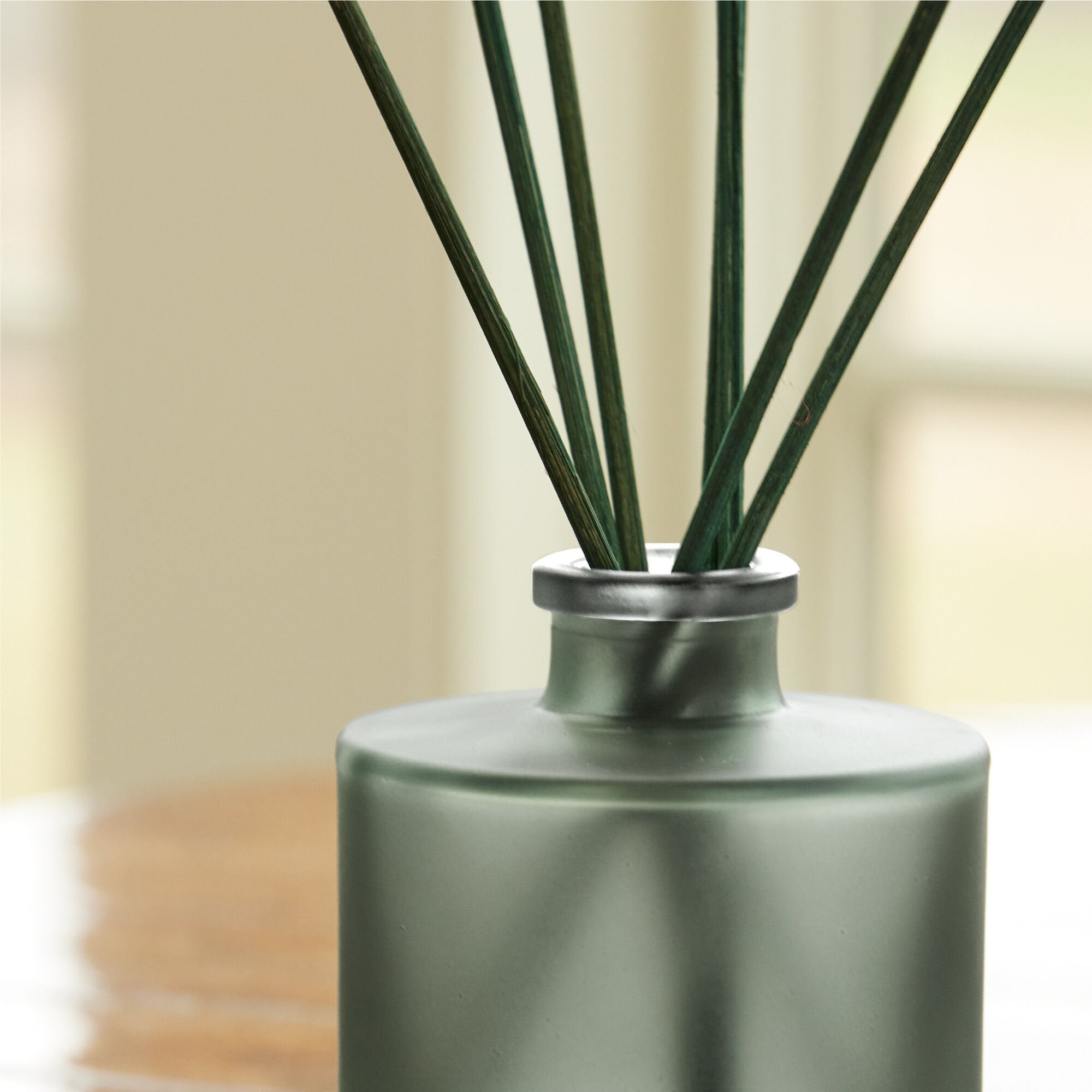 Highland Frost Petite Reed Diffuser - Thymes
